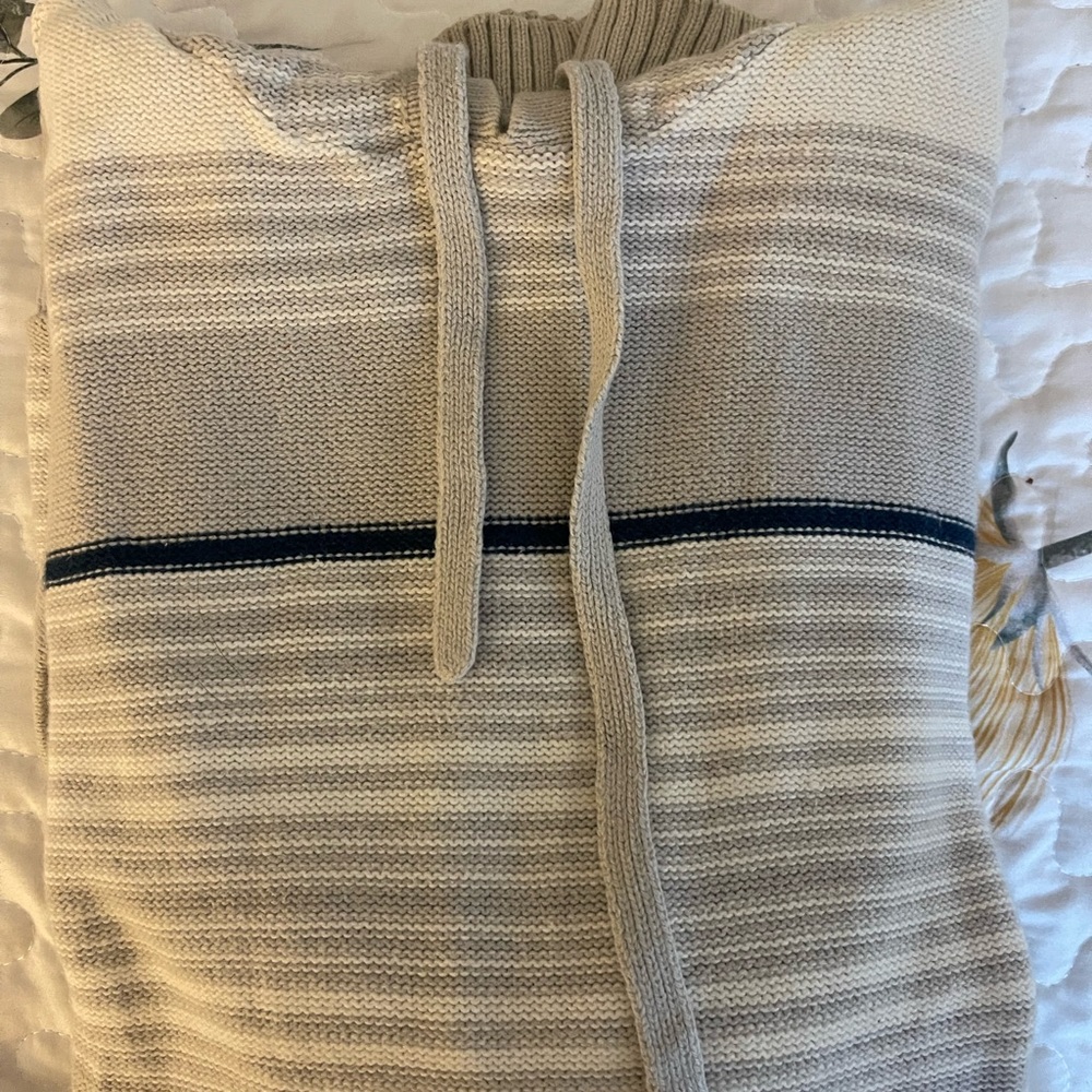 Sweater - Picture 5 of 6
